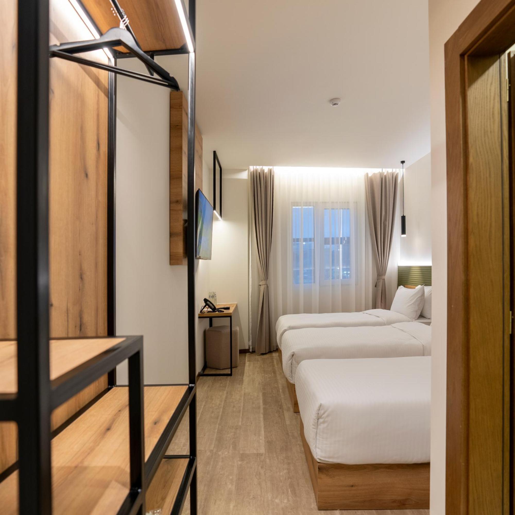Star Hill Hotel Приштина Экстерьер фото