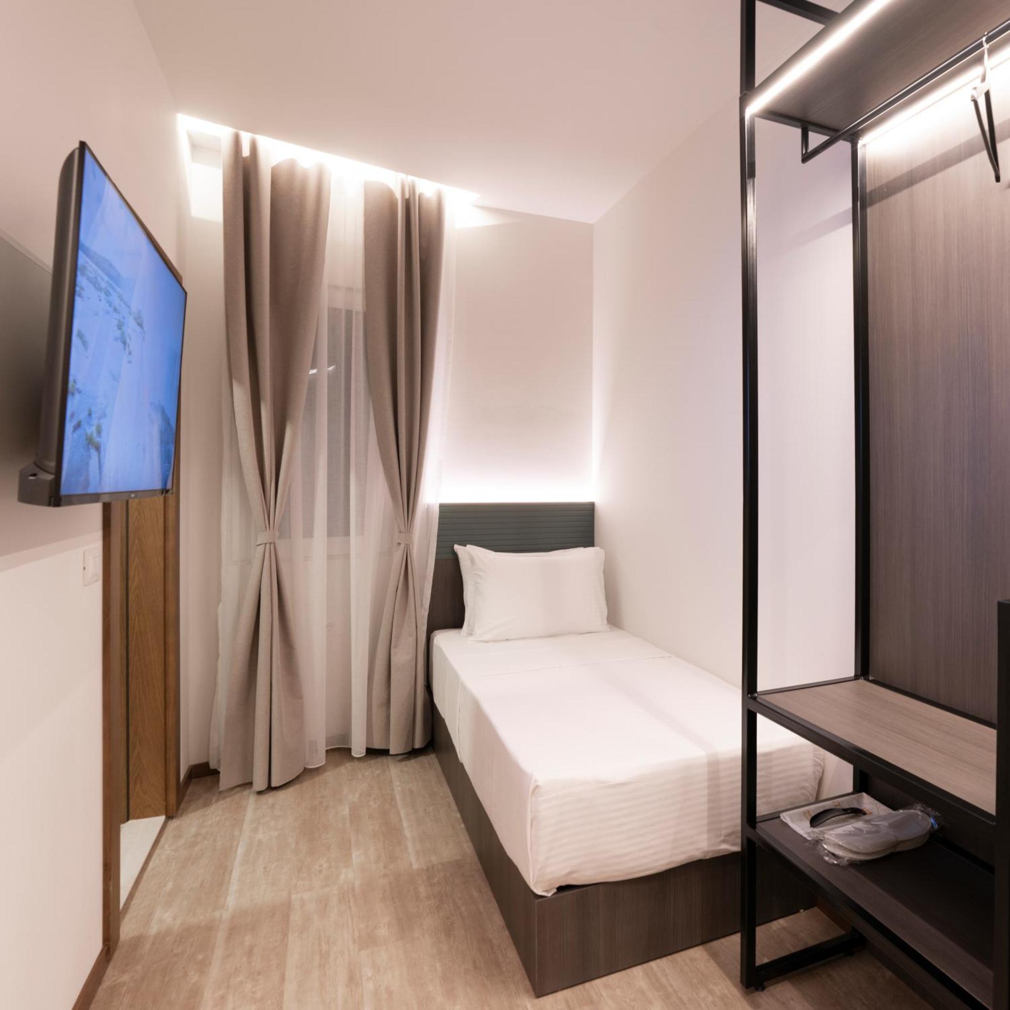 Star Hill Hotel Приштина Экстерьер фото