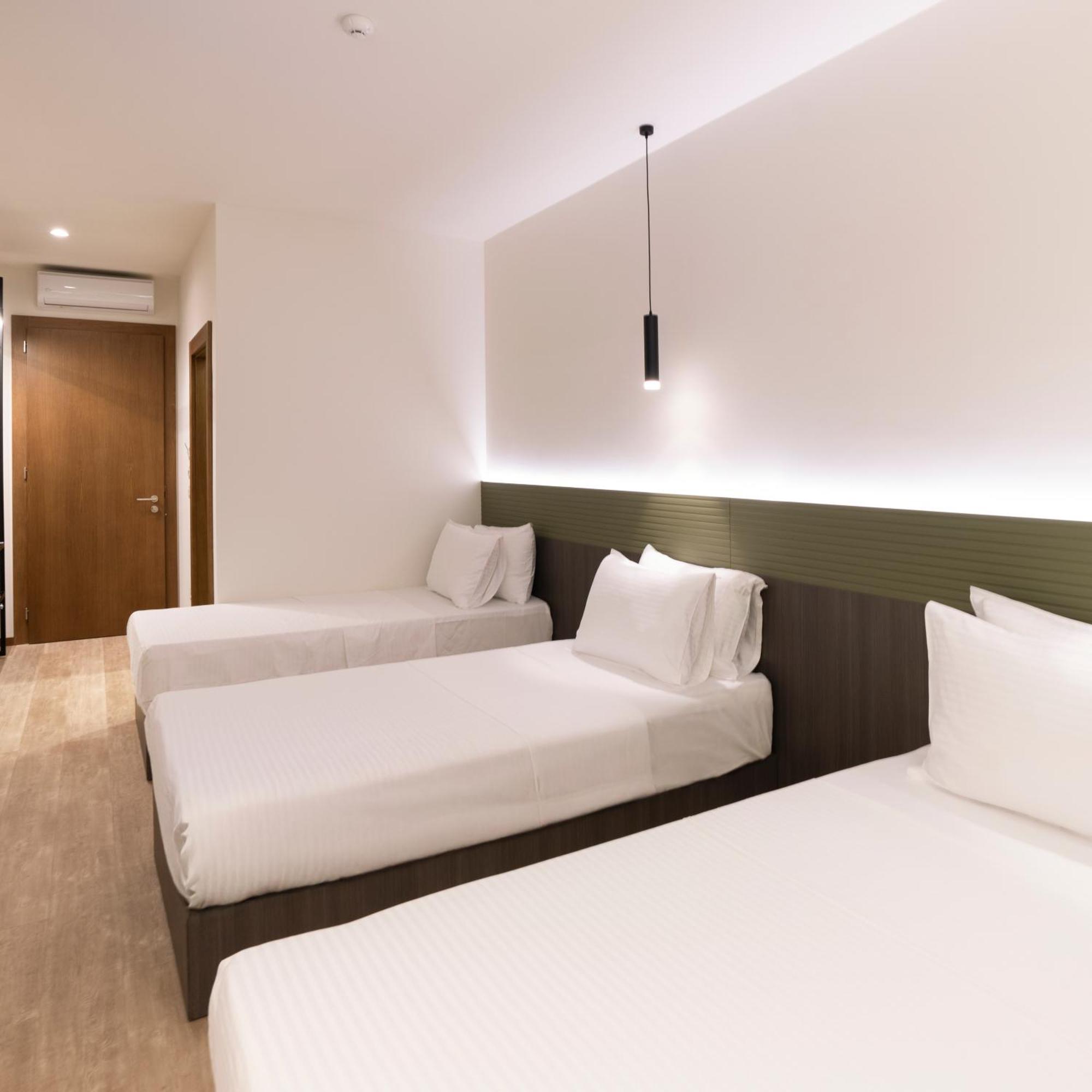 Star Hill Hotel Приштина Экстерьер фото