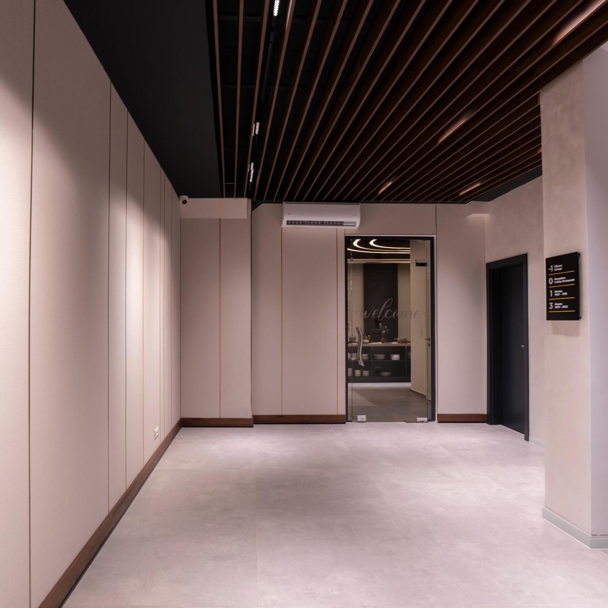 Star Hill Hotel Приштина Экстерьер фото