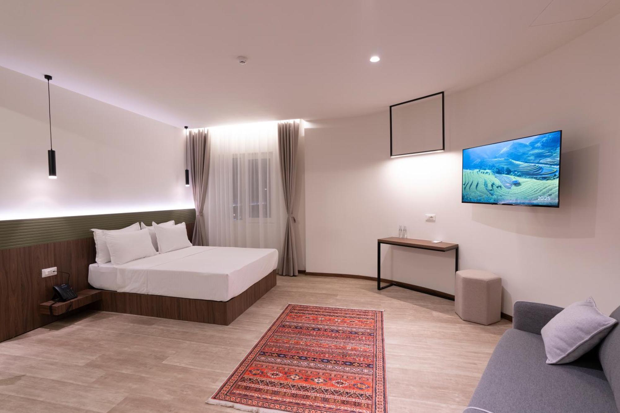 Star Hill Hotel Приштина Экстерьер фото